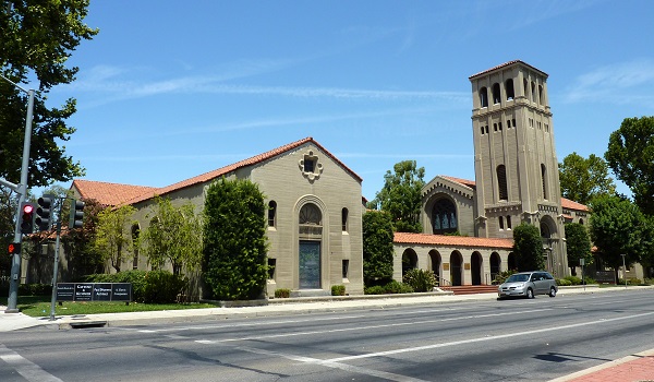 https://en.wikipedia.org/wiki/First_Baptist_Church_%28Bakersfield,_California%29 