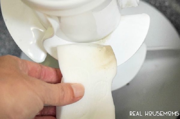 Photo Credits: http://realhousemoms.com/how-to-clean-your-washing-machine-in-less-than-5-minutes/